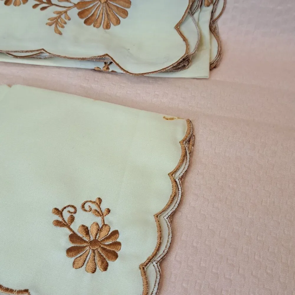 Vintage Set Of 5 Table Serving Linen Napkins And Big Square Beige Embroidered